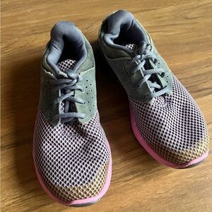 Under Armour girls sneakers prewoned see the pictures for more details
